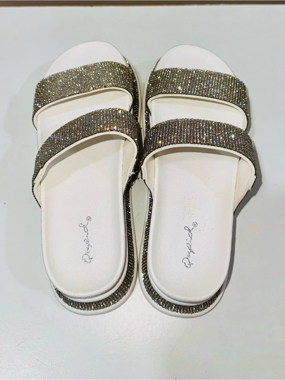 Qupid Women’s Rhinestone Platform Slide Sandals White Size 6 New